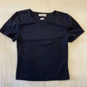 Aritzia black Babaton contour cropped tshirt